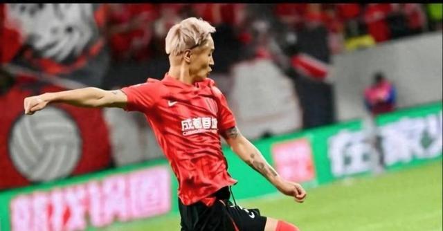 包含里程碑夜成都蓉城扳平良机，意甲今夜刷纪录，信心回归，年轻球员得到机会的词条