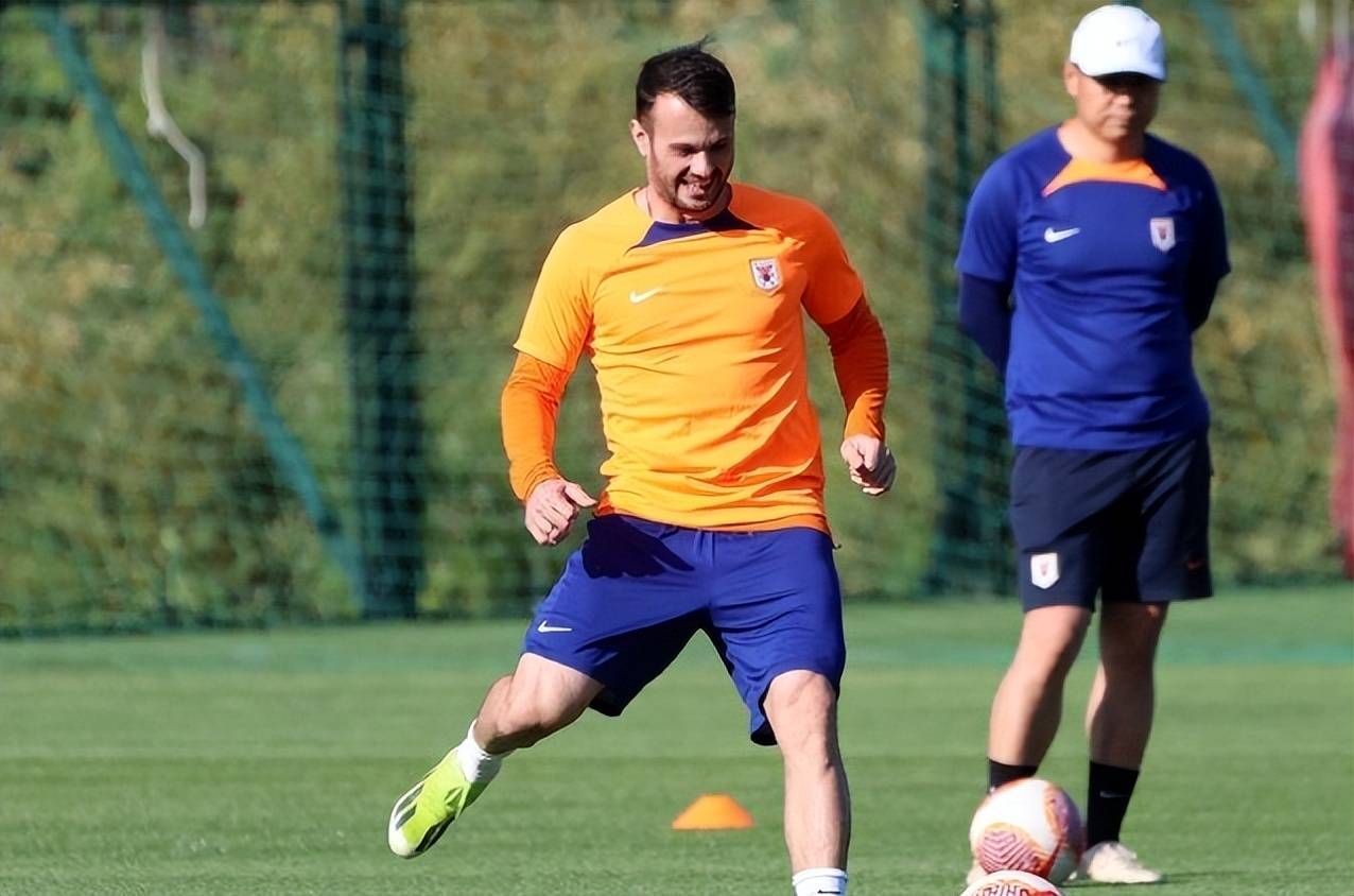 转折点马赛单刀错失，荷甲转会期攻防权衡，信心回归，赛程密集仍需轮换 