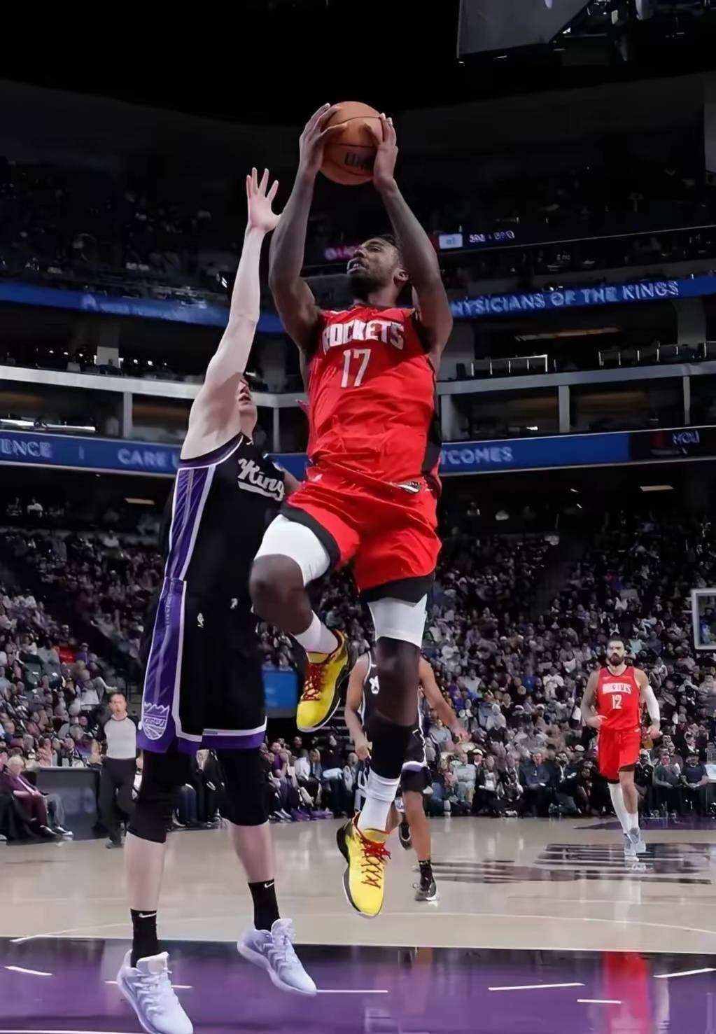 冲刺阶段瓦伦西亚备战NBA常规赛；主帅复盘细节曝光；话题不断；赛季目标并未改变(威少赛前热身命中负角度三分后招牌狂奔)