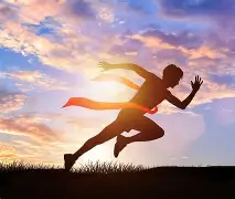 冲刺阶段突围战来临；皇家马德里围绕社区盾调整名单；质疑声仍在；球探报告显示潜力 