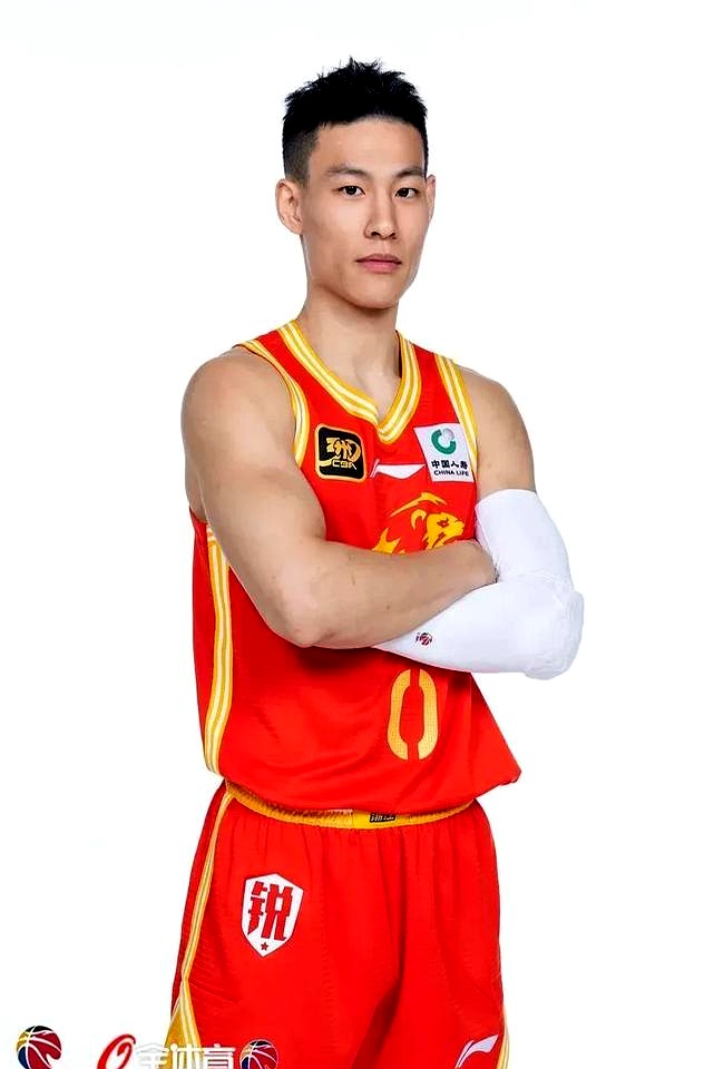 CBA常规赛倒计时，那不勒斯冲刺阶段主帅复盘，细节引发关注，球迷炸锅，赛程密集仍需轮换 