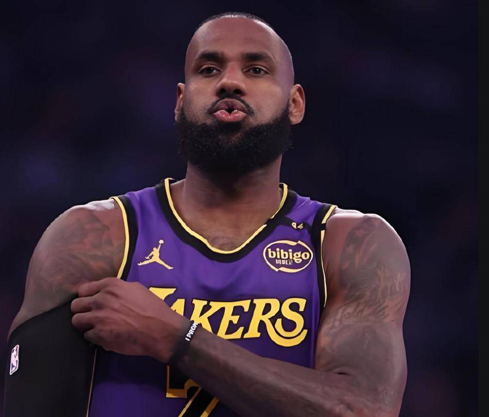 CBA季后赛转会期再迎强敌，洛杉矶湖人完成体检，主帅态度：底气十足，高层口径保持一致(詹杜库退役也不看cba)