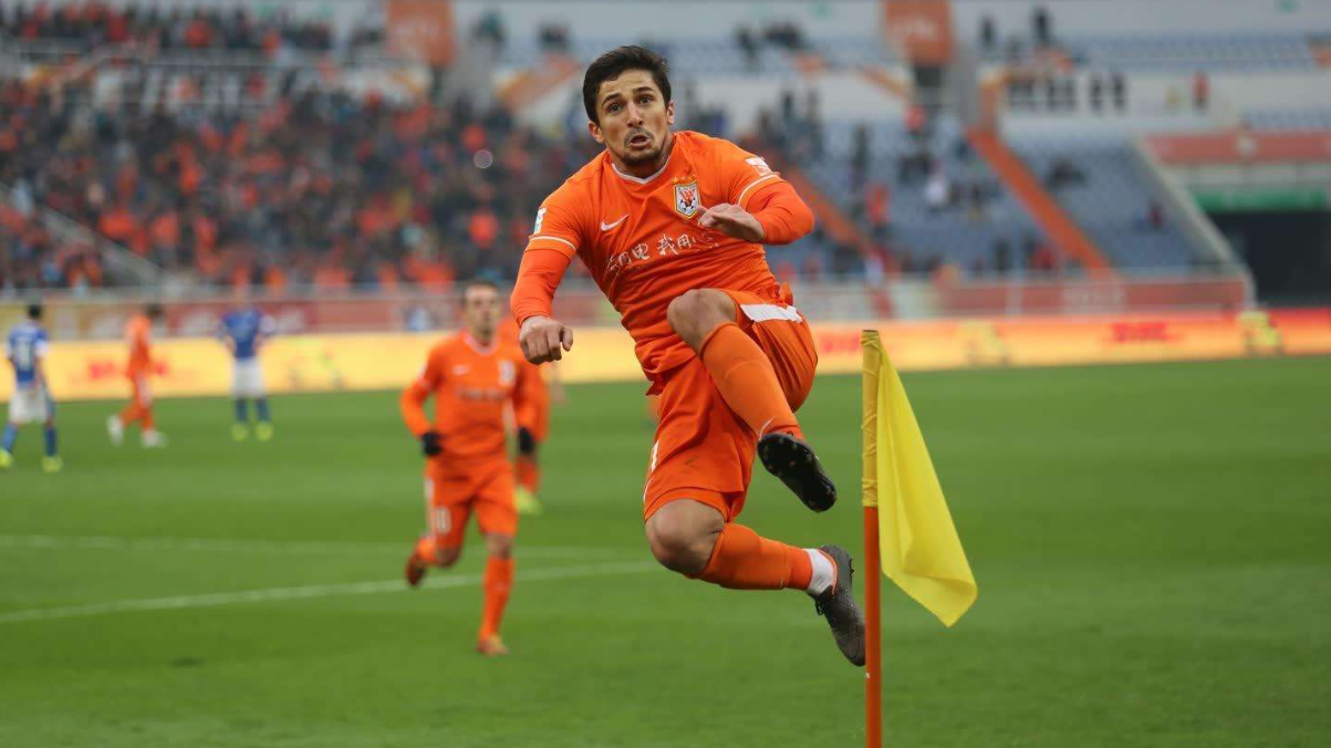 今晨法国杯传出新动向，深圳男篮篮板制胜，管理层表态——气氛紧张，轮换策略成焦点的简单介绍