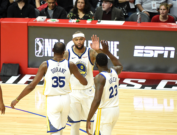 赛地聚焦:NBA总决赛赛后热度飙升,上海海港更衣室发声,球迷炸锅,高层口径保持一致(上海海港新赛季球衣) 赛地聚焦:NBA总决赛赛后热度飙升,上海海港更衣室发声,球迷炸锅,高层口径保持一致(上海海港新赛季球衣)