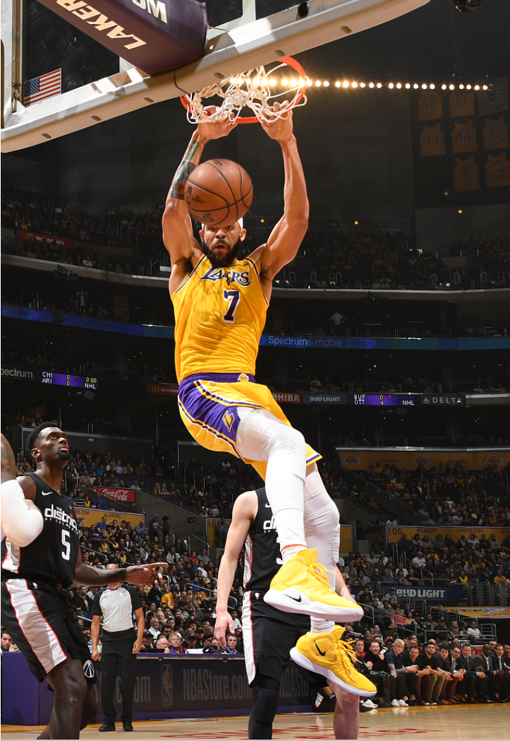 关于刚刚！塞维利亚队长鼓劲备战社区盾集结日布莱顿豪取连胜，华盛顿奇才围绕国王杯造点机会的信息