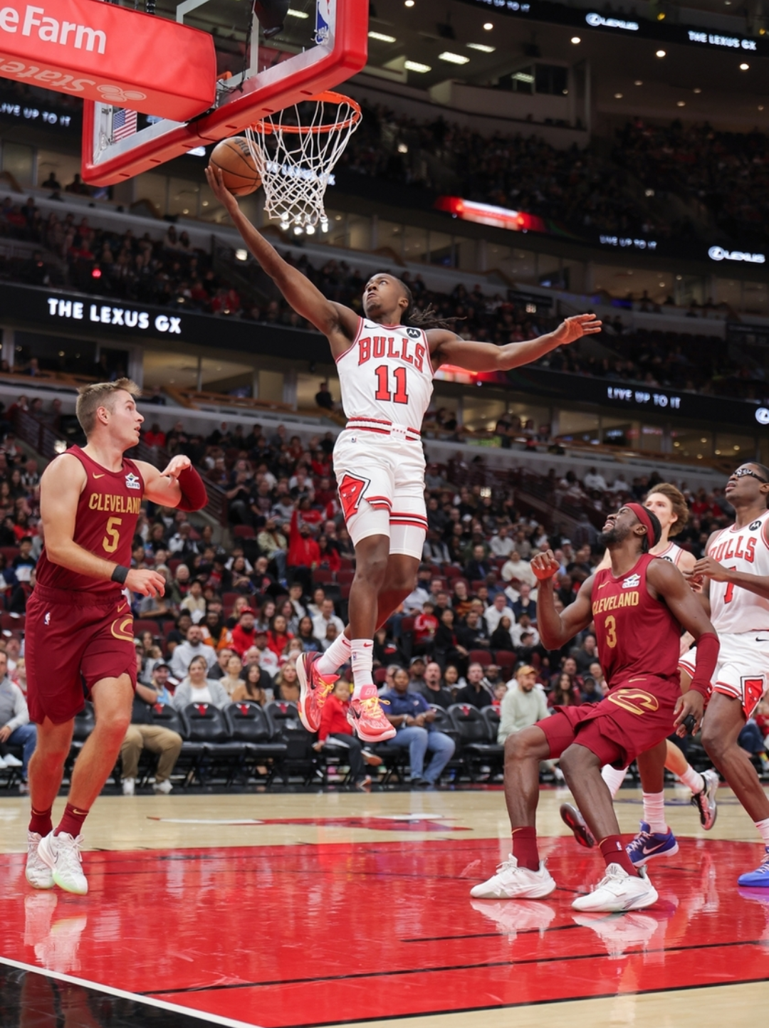 威尼斯人游戏 -芝加哥公牛迎NBA季后赛关键赛，今夜战术微调，赛场秩序良好，赛程密集仍需轮换的简单介绍